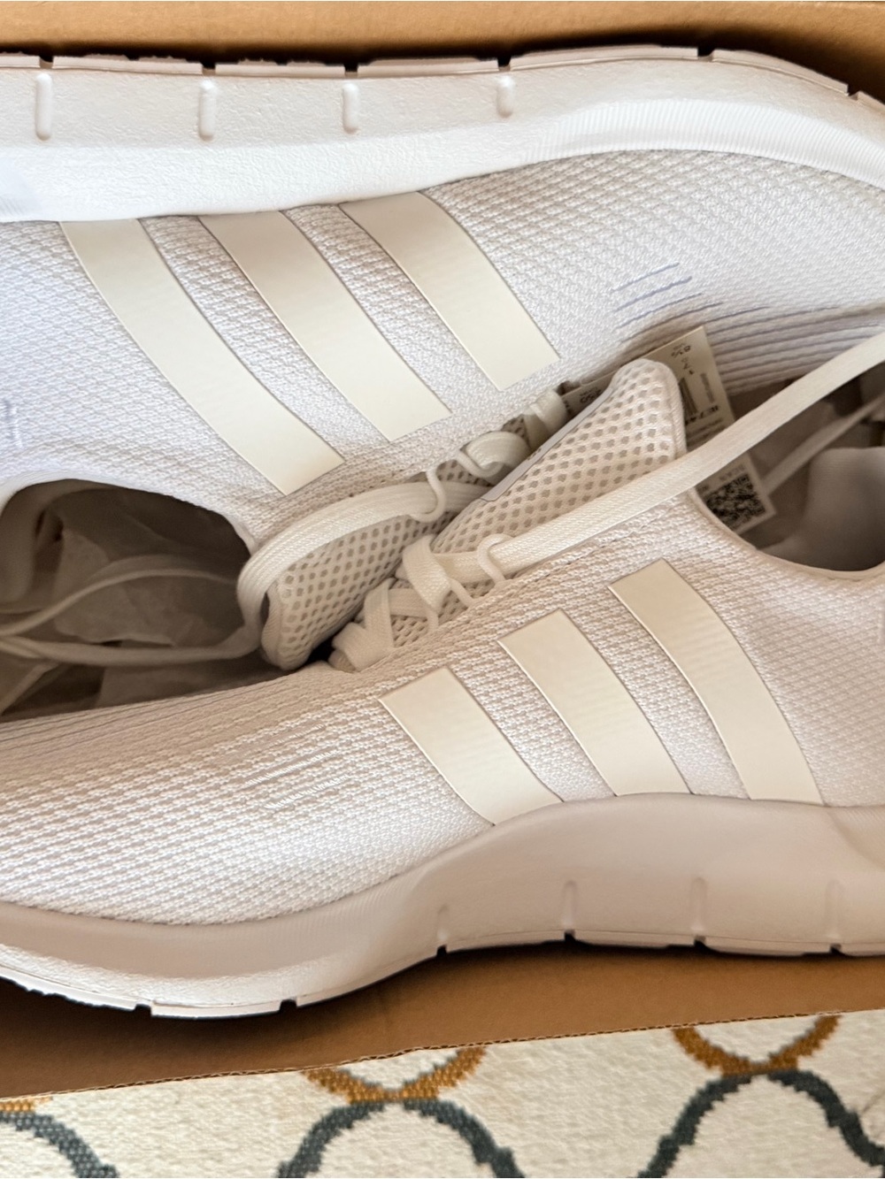 adidas Women's White Swift Run 1.0 Sneakers size 8.5W